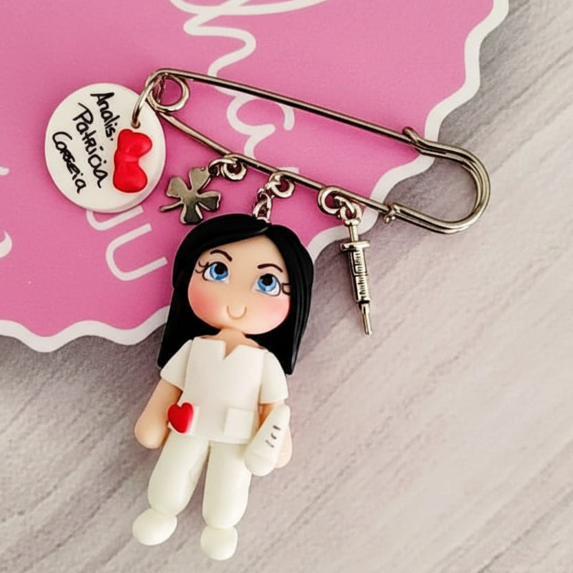 Pregadeiras e porta-chaves Enfermeira