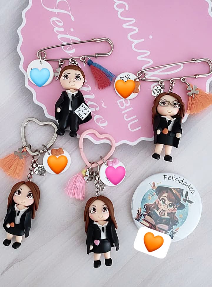 Pregadeira/ Porta Chaves Universitários