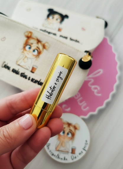 Necessaire Personalizada 10x15cm com Frases Divertidas, Bálsamo Labial e Espelho