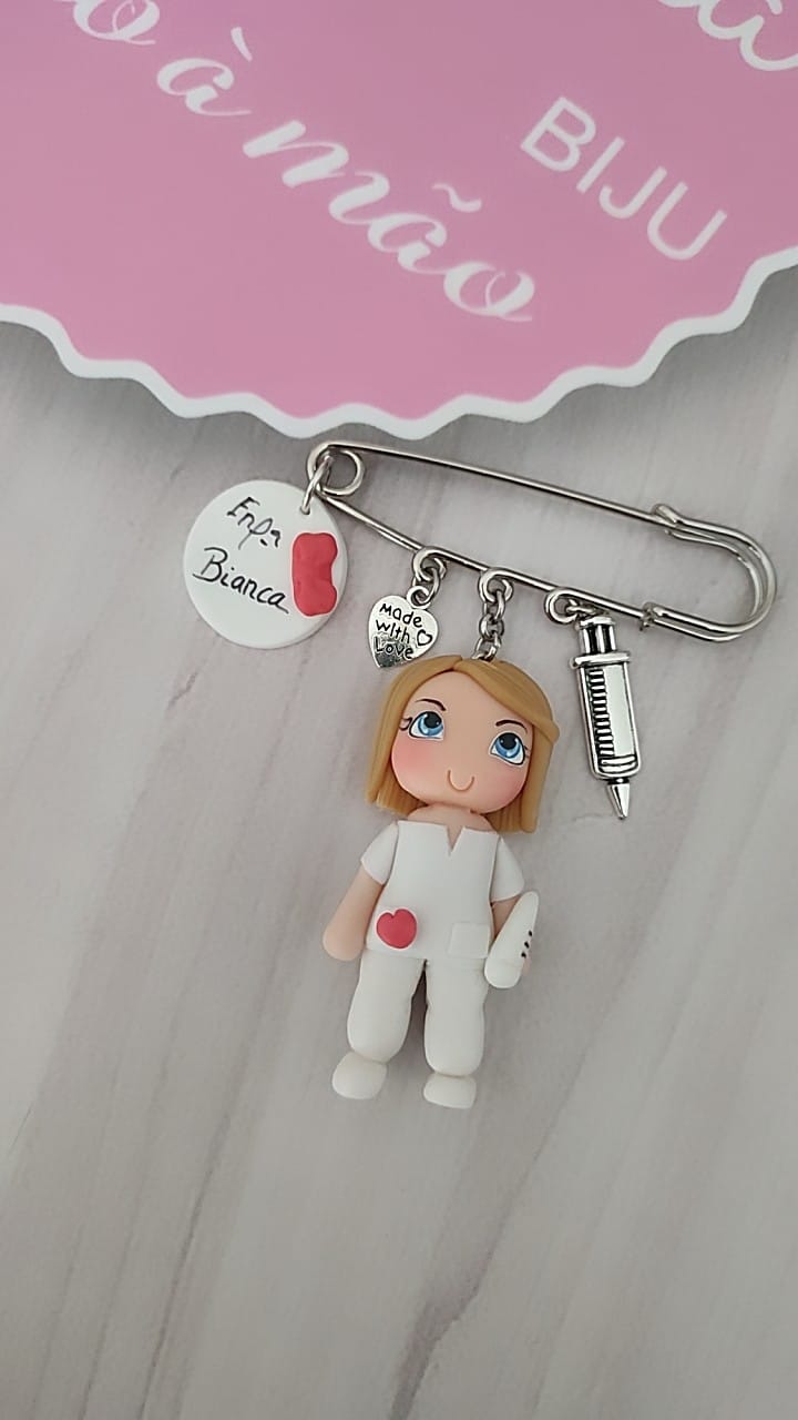 Pregadeiras e porta-chaves Enfermeira