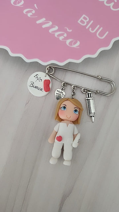 Pregadeiras e porta-chaves Enfermeira