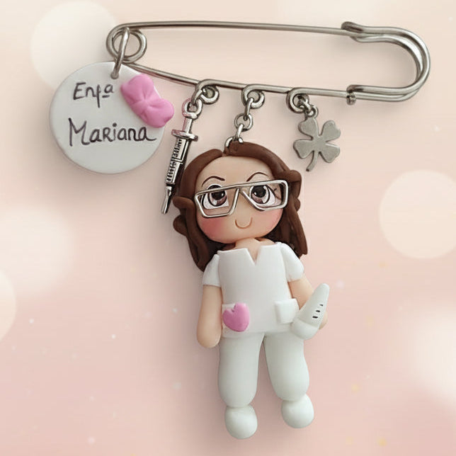 Pregadeiras e porta-chaves Enfermeira