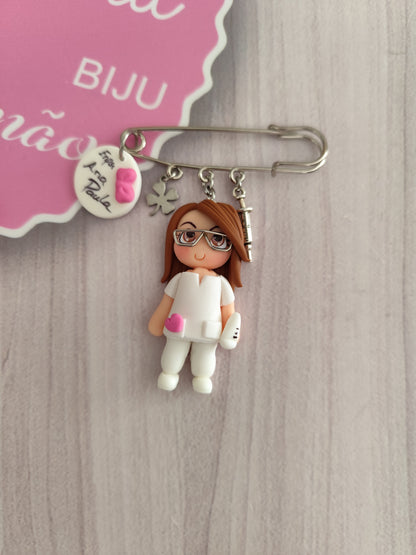 Pregadeiras e porta-chaves Enfermeira